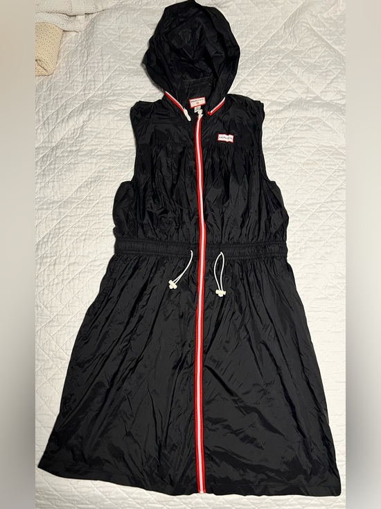 Hunter Jackets & Blazers - Hunter Black Hooded Sleeveless Coat with Red-Trim Zip